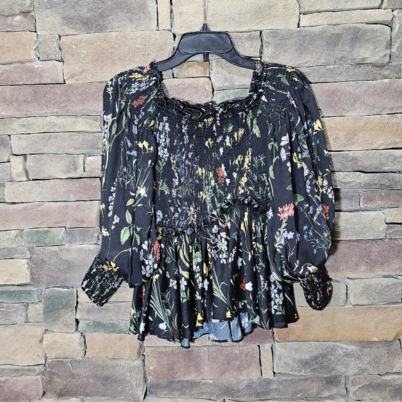 Alexis Elsa Top in Botanical Black Small - Picture 10 of 11